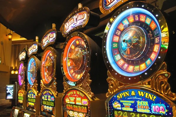 rupiahqq live-dealer blackjack table on mobile screen